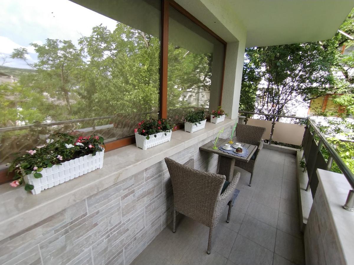 Апартамент Лукс Царевец-Център Weliko Tarnowo Exterior foto